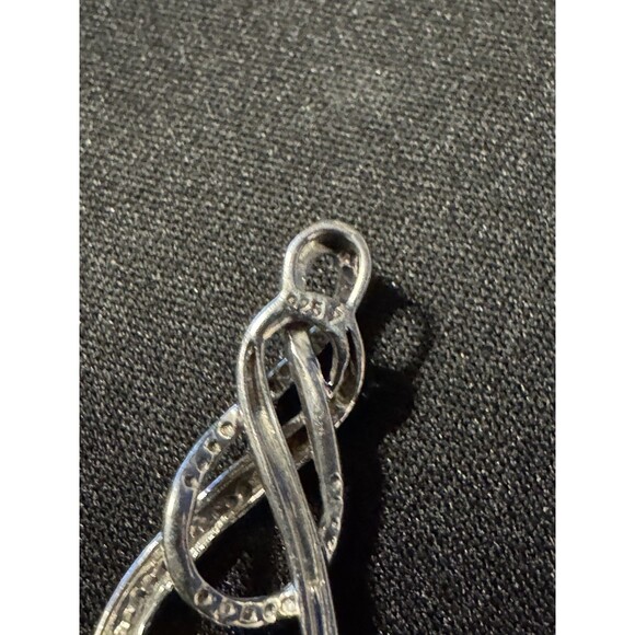 925 Diamond Pendant Middle Stone in Flower - Picture 5 of 5